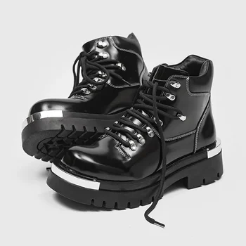 Дамски армейските обувки на масивна платформа; сезон есен-зима; ботильоны от изкуствена кожа; дамски обувки с метален декор на дебела подметка в стил пънк;